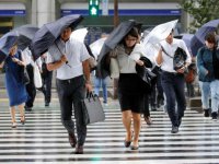 Tajfun ohrožuje Japonsko, Atlantik nezůstává pozadu