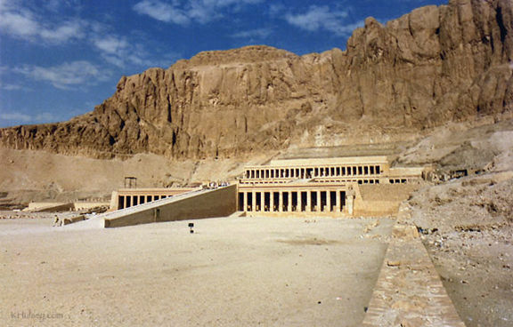 Staré egyptské památky v Luxoru