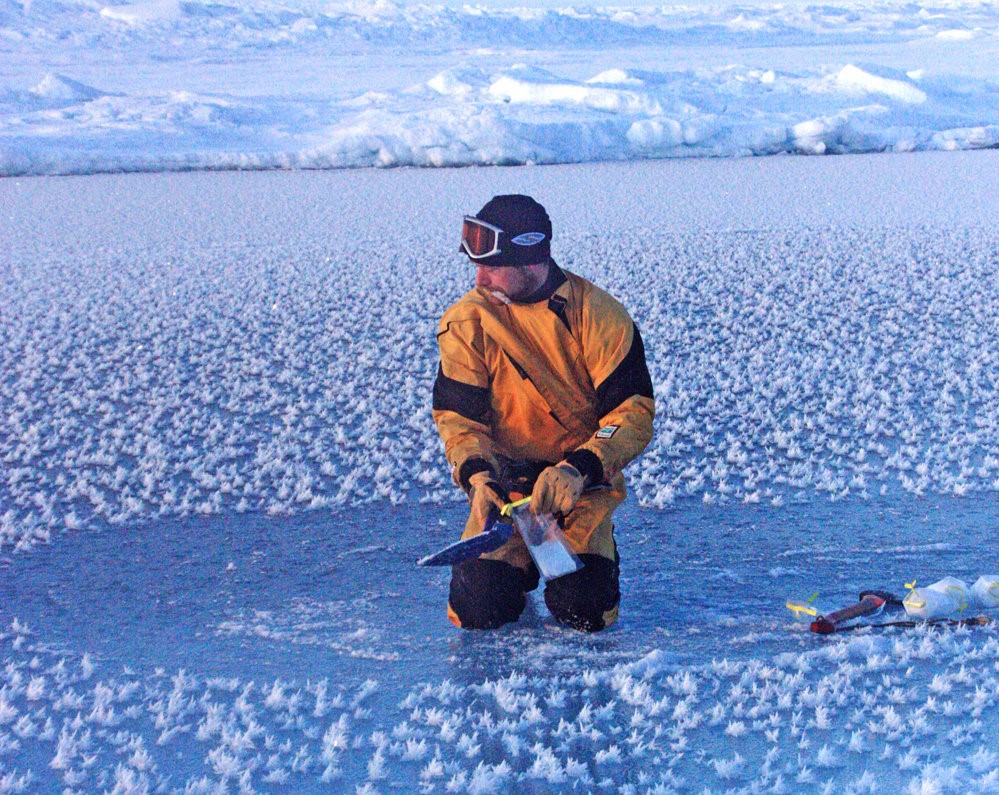 Výzkum v ledovém oceánu je velmi náročný