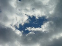 Díra v oblacích