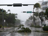 Tropická bouře Irma dorazila na Floridu a pokračuje na sever