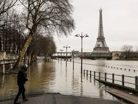 Povodně stále trápí Francii