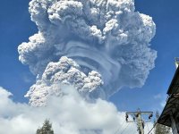 Na Sumatře vybuchla sopka Sinabung, do atmosféry se dostala obrovská masa popela