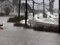 Půl miliónu lidí je stále bez proudu po páteční bouři na severovýchodě USA