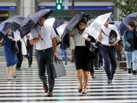 Tajfun ohrožuje Japonsko, Atlantik nezůstává pozadu