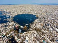 Tichomořský ostrov odpadků pokrývá milióny čtverečních kilometrů. Vědci s ním začínají bojovat