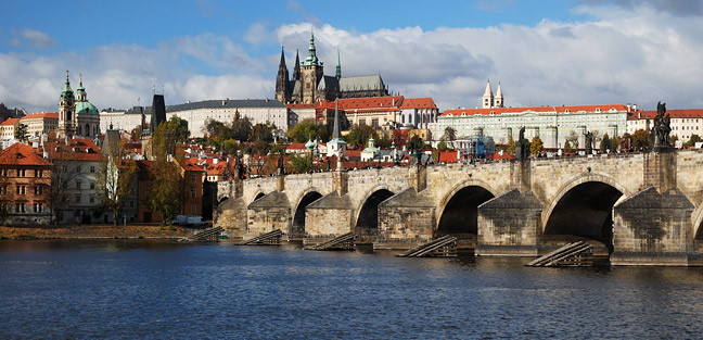 Pohled na Hradčany a Karlův most