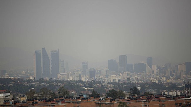 Silný smog nad Mexikem