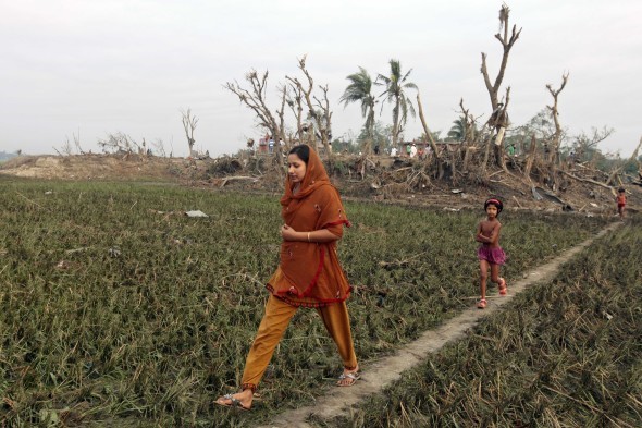 Zničená úroda a majetek v Bangladéši