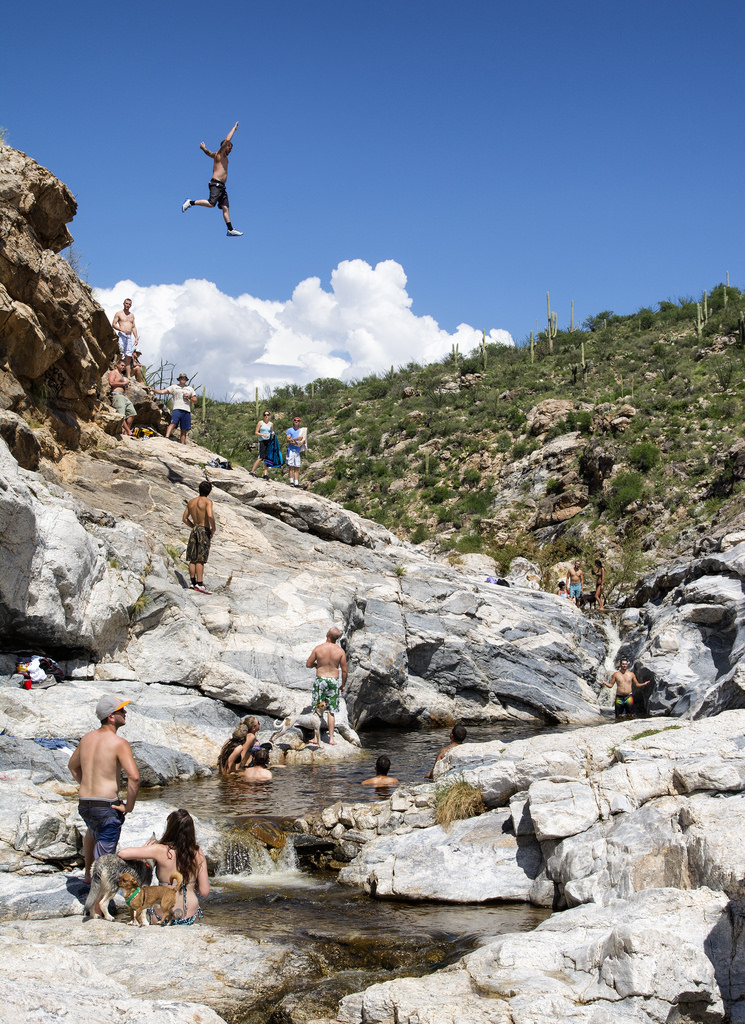 Skoky do vodopádů jsou pro mnohém velkým adrenalinovým zážitkem