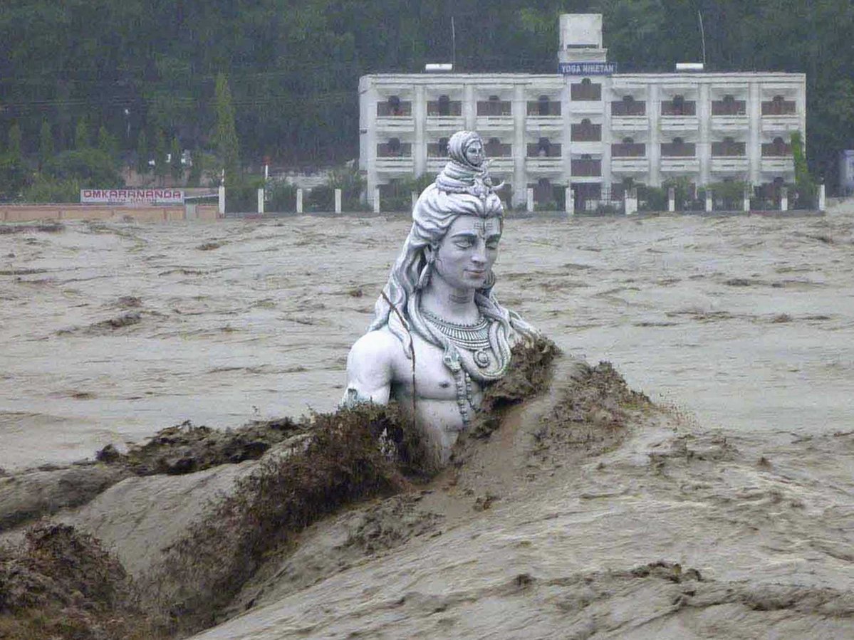 Záplavy v Indii nabírají velkých rozměrů