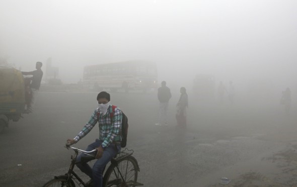 Dusivý smog v Indii
